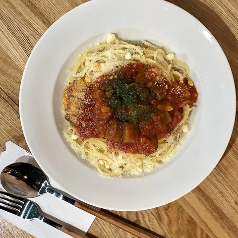 トマトソースのパスタ